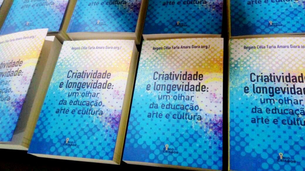 Exemplares expostos no estande da Gênio Criador Editora durante a ABCiber